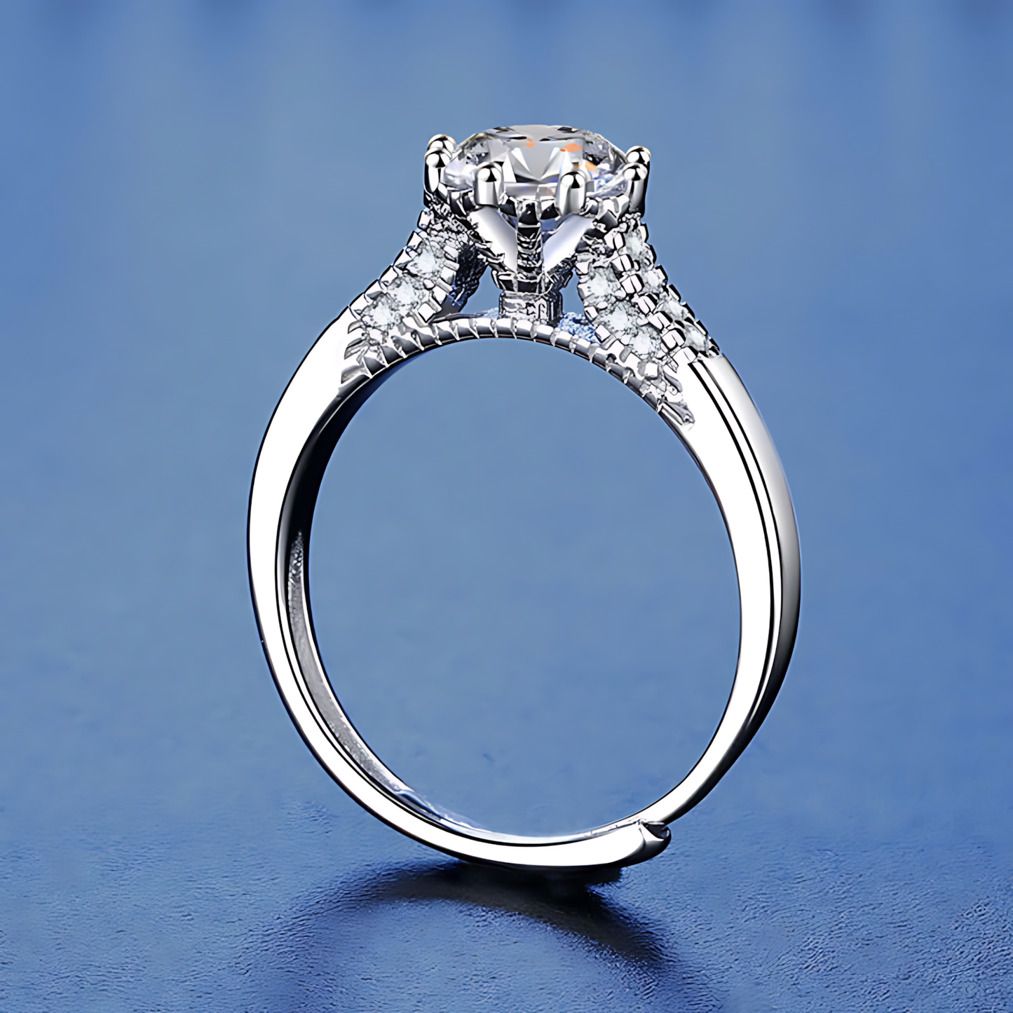 Fashionable Classic Moissanite Ring