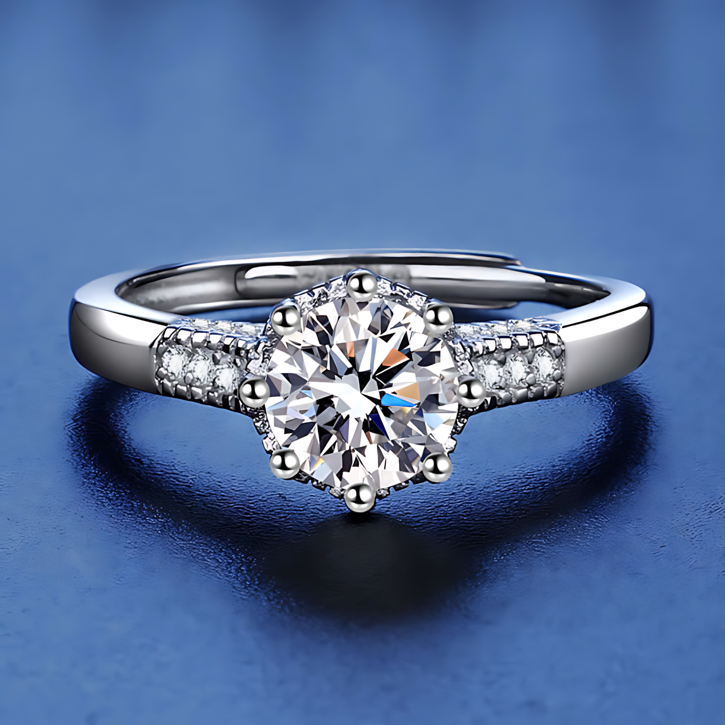 Fashionable Classic Moissanite Ring