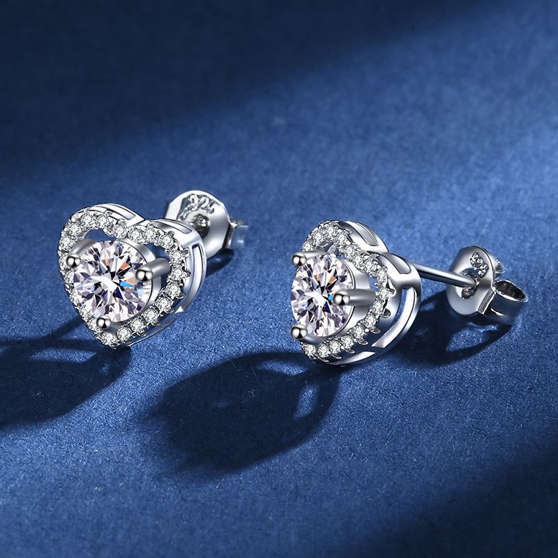 Four Claw Heart Moissanite Stud Earrings 0.5ct